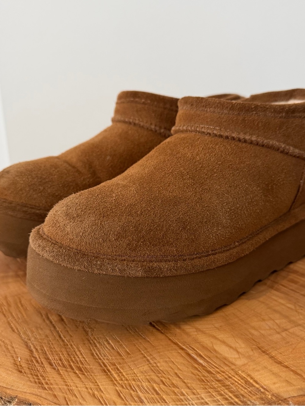 Bearpaw | Women's Retro Super Shorty Platform Boots - Picture 2 of 9